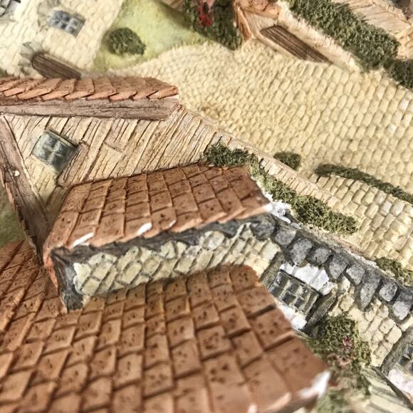 David Winter Cottages Collectors Guild UK Made 3D Ceramic Wall Hanging Plate - Picture 3 of 9